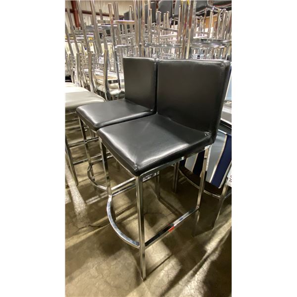 PAIR OF BLACK PADDED CHROME METAL FRAMED BAR CHAIRS 30"H