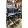 Image 2 : PAIR OF BLACK PADDED CHROME METAL FRAMED BAR CHAIRS 30"H