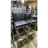 Image 2 : PAIR OF BLACK PADDED CHROME METAL FRAMED BAR CHAIRS 30"H