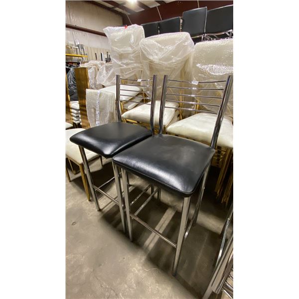 PAIR OF BLACK PADDED CHROME METAL FRAMED SLAT BACK BAR CHAIRS 30"H