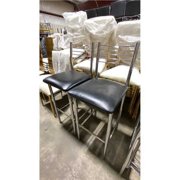 PAIR OF BLACK PADDED CHROME METAL FRAMED SLAT BACK BAR CHAIRS 30"H