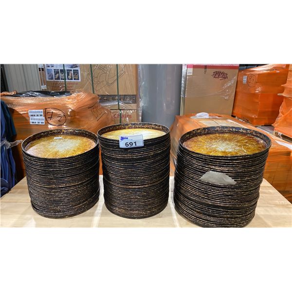 SHELF OF ASSORTED COMMERCIAL PIZZA PANS