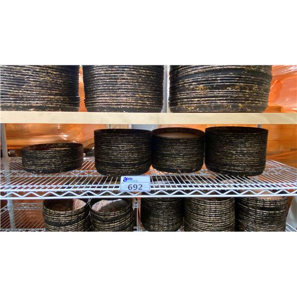 SHELF OF ASSORTED COMMERCIAL PIZZA PANS