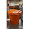 Image 1 : DYNAMIC ORANGE COMMERCIAL HAND OPERATED SALAD SPINNER