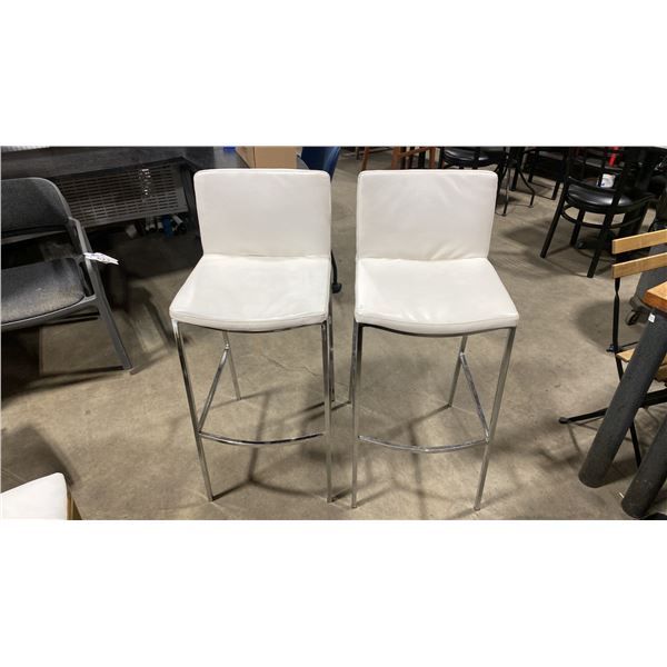 PAIR OF WHITE PADDED CHROME METAL FRAMED BAR CHAIRS 31"H