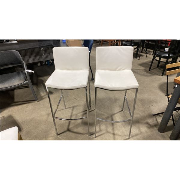 PAIR OF WHITE PADDED CHROME METAL FRAMED BAR CHAIRS 31"H