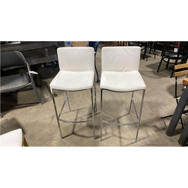 PAIR OF WHITE PADDED CHROME METAL FRAMED BAR CHAIRS 31"H