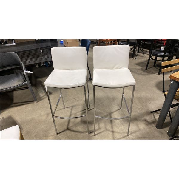 PAIR OF WHITE PADDED CHROME METAL FRAMED BAR CHAIRS 31"H