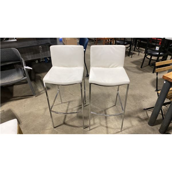 PAIR OF WHITE PADDED CHROME METAL FRAMED BAR CHAIRS 31"H