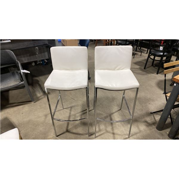 PAIR OF WHITE PADDED CHROME METAL FRAMED BAR CHAIRS 31"H