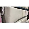 Image 3 : SHELF OF 10 WHITE VINYL COMMERCIAL EVENT DISPLAY CUBES / OTTOMANS