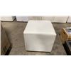 Image 2 : SHELF OF 10 WHITE VINYL COMMERCIAL EVENT DISPLAY CUBES / OTTOMANS