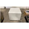 Image 2 : SHELF OF 10 WHITE VINYL COMMERCIAL EVENT DISPLAY CUBES / OTTOMANS