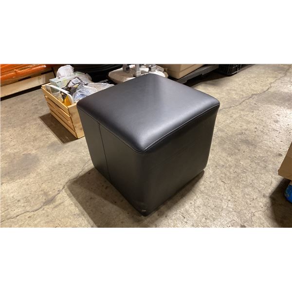SHELF OF 10 BLACK VINYL COMMERCIAL EVENT DISPLAY CUBES / OTTOMANS