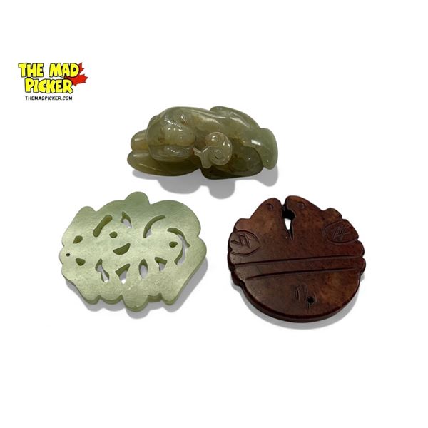 3x Collectibles: Jade Pieces & Red Stone Carving