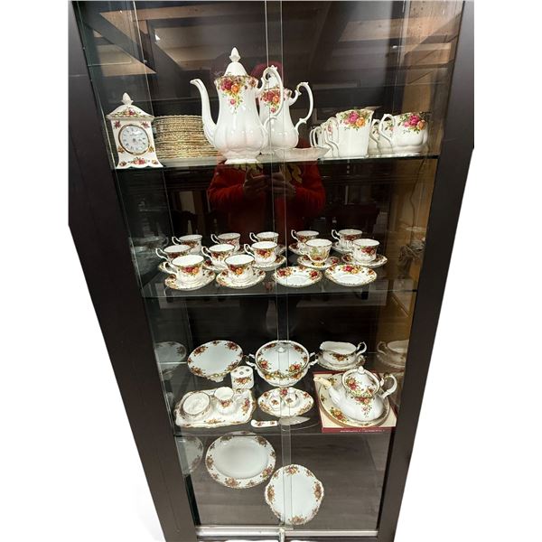 78pcs Of Royal Albert Old Country Roses Chinaware