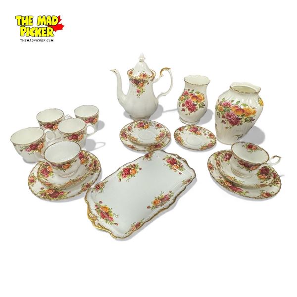 Old Country Roses Royal Albert Bone China Tea Cups, Coffee Pot, Vases, Plates, Saucers & Coffee Mugs