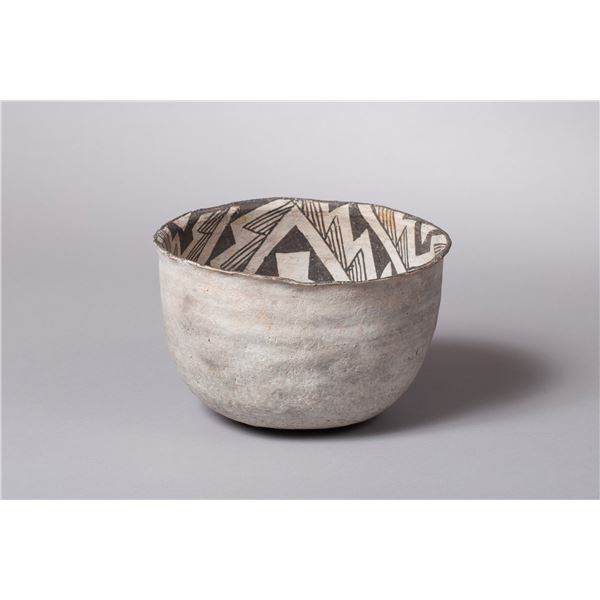 Exceptional Snow Flake Bowl, Ca 1175 - 1325 AD