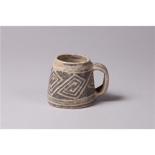 Prehistoric Anasazi Mesa Verde Black-on-White Pottery Mug, ca. 1100–1300 AD