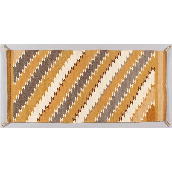 Central Reservation Handwoven Navajo Rug, Diagonal Hourglass Grid Pattern, Vegital Dyes, c. Mid-20th