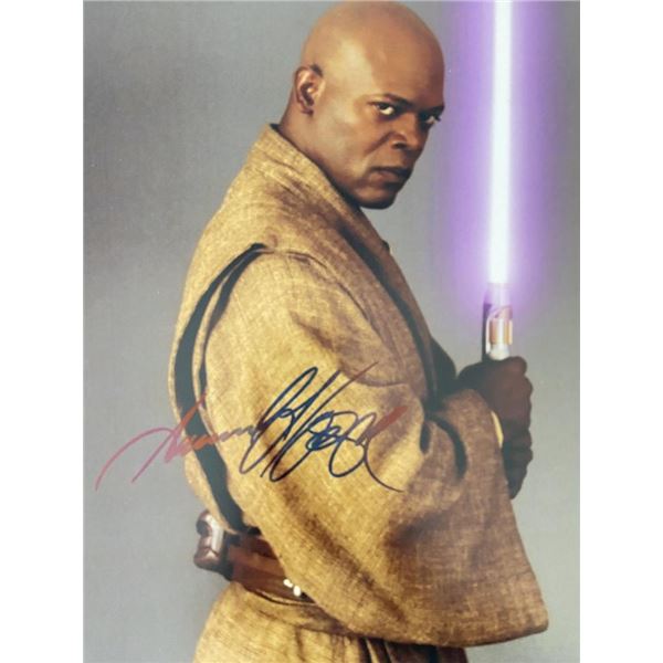 Star Wars Samuel L. Jackson signed movie photo. GFA Authenticated