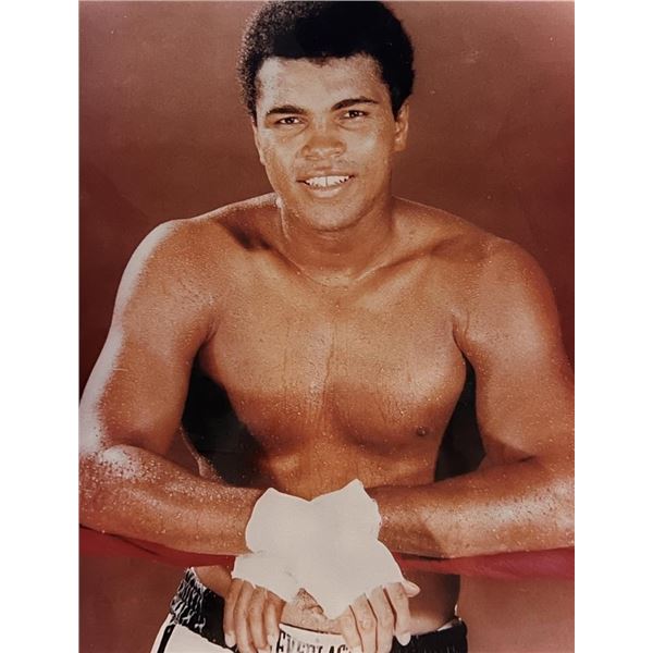 Boxing Great Muhammad Ali Unsigned Photo