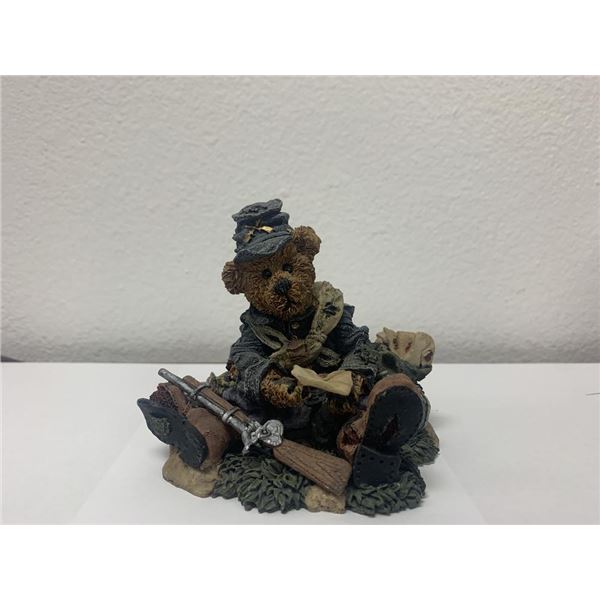 Boyd's Bear Civil War statue