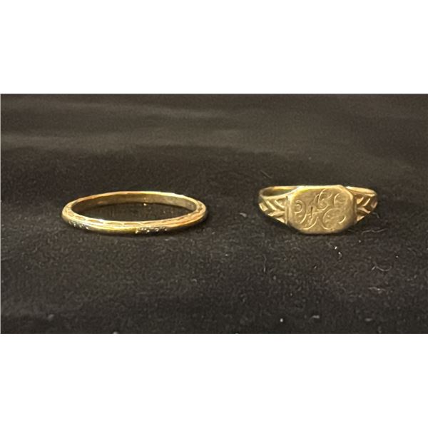 APPROX 18K LADIES WEDDING RING & APPROX 10K LADIES SIGNET RING (3.2G TOTAL)