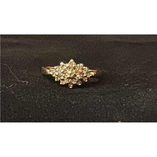 APPROX 14K LADIES CLUSTER RING SET WITH DIAMONDS (3.1G)
