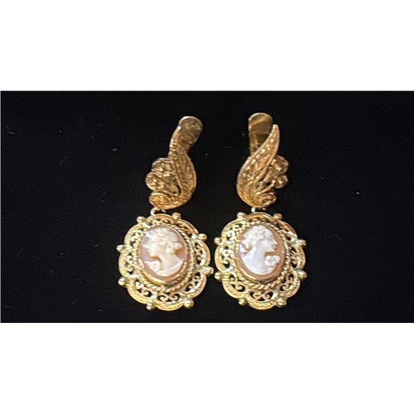 PAIR APPROX 14K EARRINGS SET WITH SHELL CAMEOS (10G)