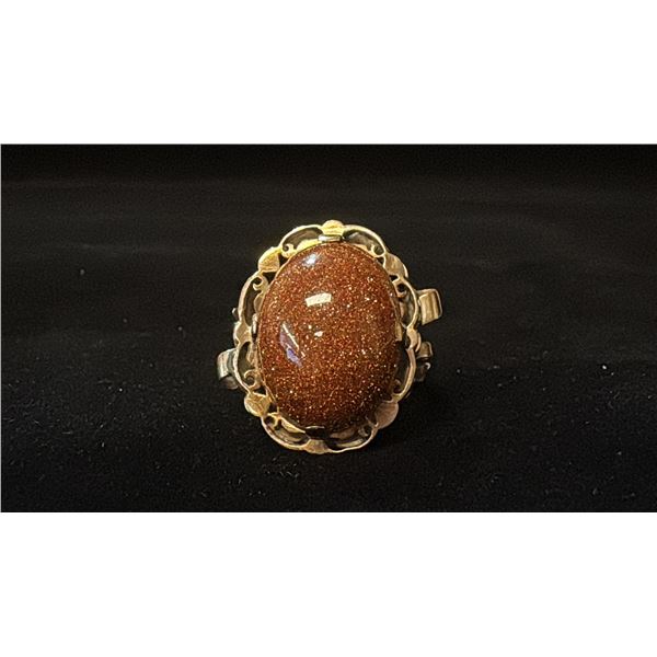 APPROX 10K LADIES RING SET WITH GOLDSTONE (7.3G)