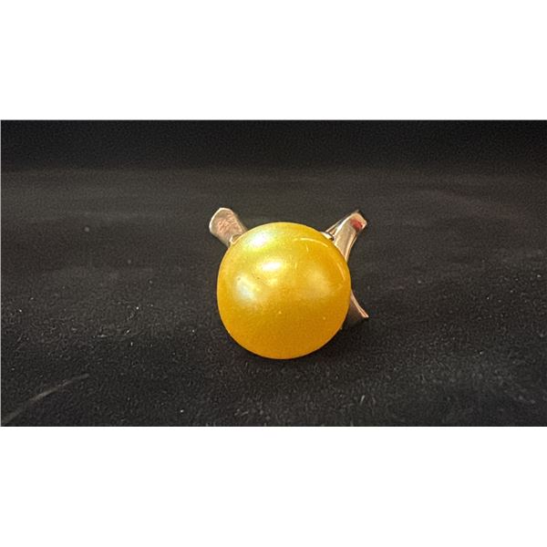 APPROX 10K LADIES RING SET WITH IMITATION PEARL (7.2G)