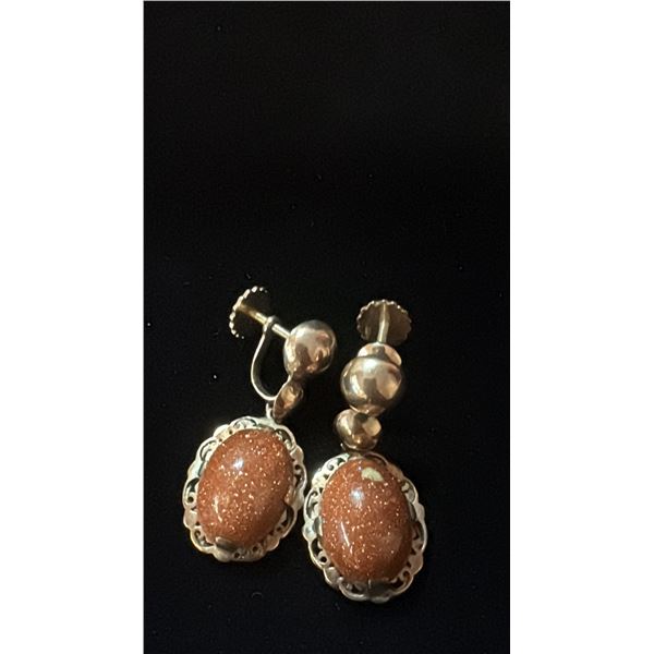 PAIR APPROX 10K EARRINGS SET WITH GOLDSTONES (6.7G)