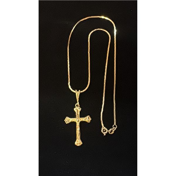 APPROX 10K CHAIN (16") WITH APPROX 14K CROSS PENDANT (5.2G)