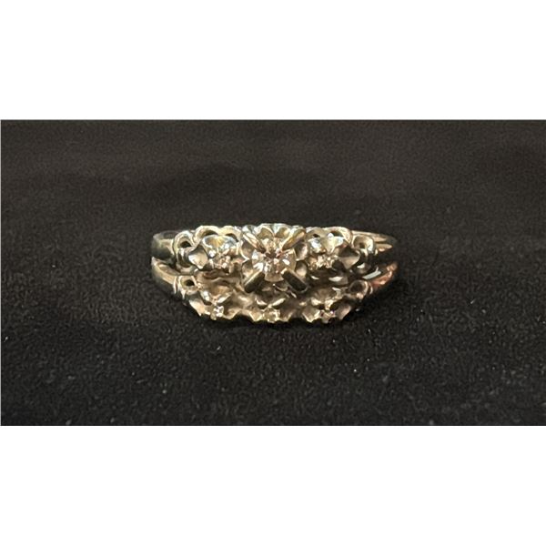 APPROX 14K LADIES WEDDING RING SET WITH DIAMONDS (.01-.012CT, 5.6G)