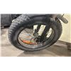 Image 3 : Y20 ORANGE ELECTRIC FOLDABLE E-BIKE WITH CHARGER - 75 KM RANGE, HYDRAULIC DISC BRAKES, 7 LEVELS,