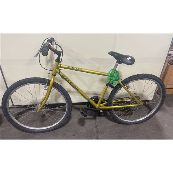 RALEIGH AMBUSH GOLD 18 SPEED MOUNTAIN BIKE *BENT REAR WHEEL*