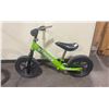 Image 3 : 2 BIKES: KENT AGITATOR SINGLE SPEED CHILDREN'S BIKE & STRIDER GREEN CHILDREN'S GLIDER BIKE