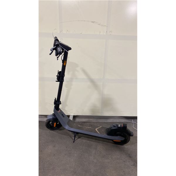 MAKE LIFE ELECTRIC KQI2 BLACK & DARK GREY ELECTRIC SCOOTER *NO KEY OR CHARGER*