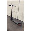 Image 3 : 5TH WHEEL BLACK AND GREY  ELECTRIC SCOOTER *NO KEY OR CHARGER*