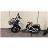 Image 1 : RAD POWER BIKES RIDE RAD WHITE  7 SPEED FRONT SUSPENSION ELECTRIC BIKE WITH FULL DISC BRAKES
