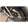 Image 3 : RAD POWER BIKES RIDE RAD WHITE  7 SPEED FRONT SUSPENSION ELECTRIC BIKE WITH FULL DISC BRAKES