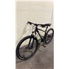 Image 4 : GIANT BROWN 18 SPEED FRONT SUSPENSION MOUNTAIN BIKE WITH FULL DISC BRAKES