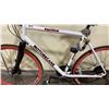 Image 2 : MOTOBECANE WHITE 24 SPEED RACING BIKE WITH DISC BRAKES