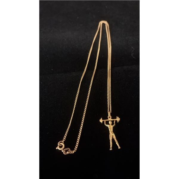 APPROX 10K GOLD CHAIN (24") WITH WEIGHT LIFTING PENDANT (5.95G)