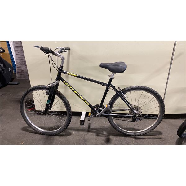 ROCKY MOUNTAIN BLACK HAMMER 18 SPEED MOUNTAIN BIKE WITH FRONT SUSPENSION