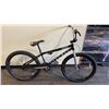 Image 2 : HARO PARKWAY BLACK BMX BIKE *BRAKES NEED REPAIR*