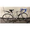 Image 3 : 2 BIKES: PEUGEOT SUPER SPORT SILVER VINTAGE ROAD BIKE & VEGABOND T.T2512 RED ROAD BIKE