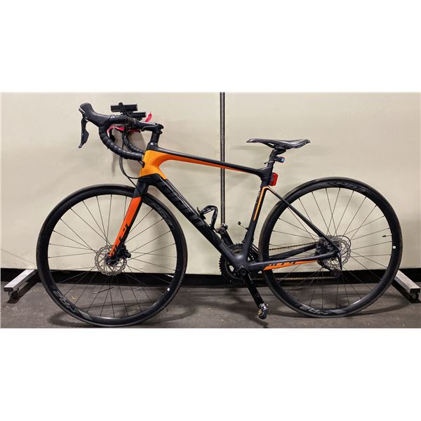 GIANT DEFY ADVANCED 22 SPEED BLACK ROAD BIKE WITH FULL DISC BRAKES