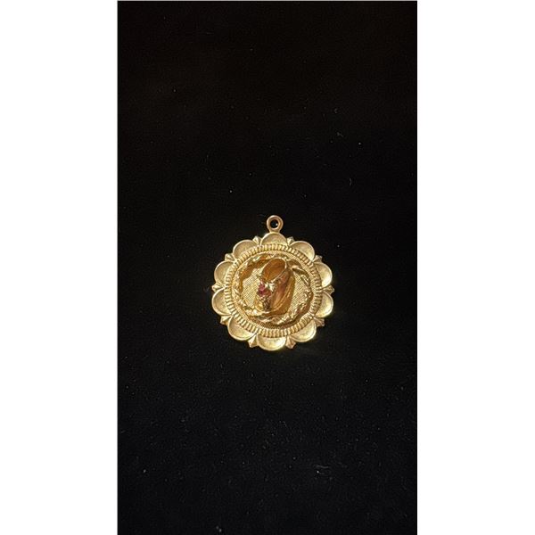 APPROX 14K PENDANT SET WITH RED STONE (3.3G)